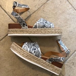 Snakeskin Platforms